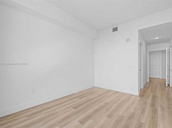 101 Diplomat Pkwy 901, Hallandale Beach FL 33009