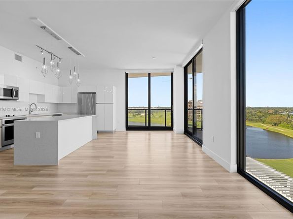 101 Diplomat Pkwy 901, Hallandale Beach FL 33009