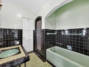 2798 McConnel, Los Angeles CA 90064