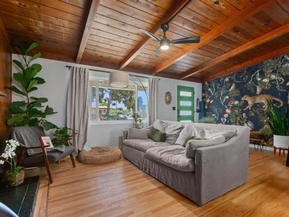 1710 Valley Place, Carlsbad CA 92008