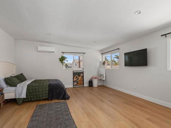 1710 Valley Place, Carlsbad CA 92008