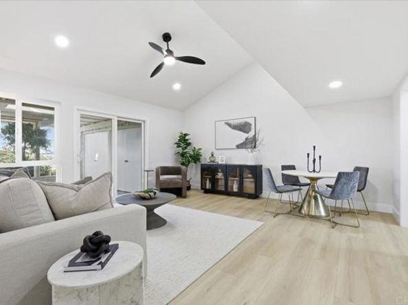 3685 Vista Campana 21, Oceanside CA 92057