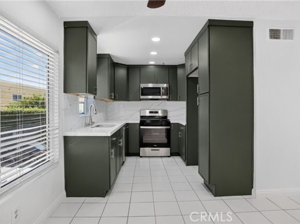 8828 Burnet Ave 9, North Hills (los Angeles) CA 91343