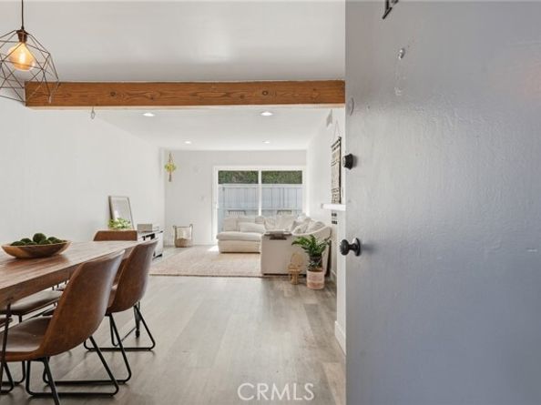 18620 Hatteras Street 157, Tarzana (los Angeles) CA 91356