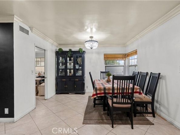 9253 Hayvenhurst Avenue, North Hills (los Angeles) CA 91343