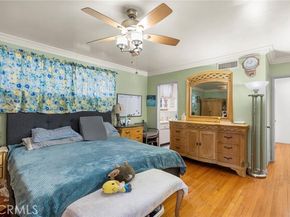 9253 Hayvenhurst Avenue, North Hills (los Angeles) CA 91343