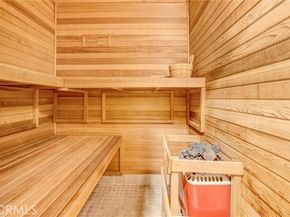 19130 Charles Street, Tarzana (los Angeles) CA 91356