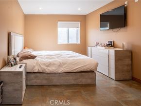 6930 Balcom, Reseda (los Angeles) CA 91335