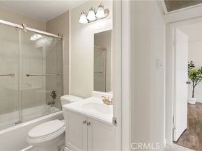 8601 International 162, Canoga Park (los Angeles) CA 91304