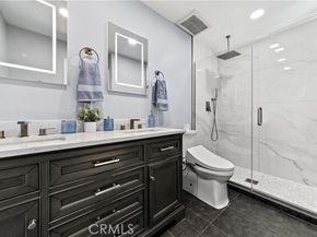18631 Collins Street 10, Tarzana (los Angeles) CA 91356