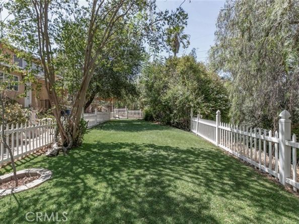 10058 Sunland Boulevard, Burbank CA 91040