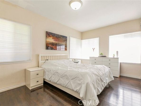 10058 Sunland Boulevard, Burbank CA 91040
