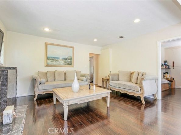 10058 Sunland Boulevard, Burbank CA 91040
