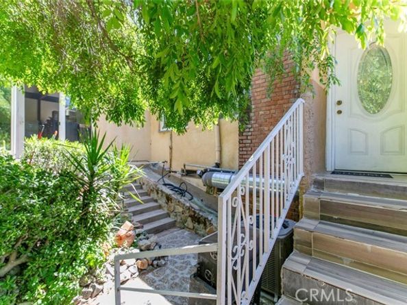 10058 Sunland Boulevard, Burbank CA 91040
