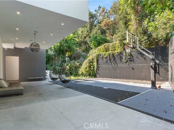 4653 Vanalden Avenue, Tarzana (los Angeles) CA 91356