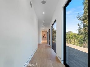 4653 Vanalden Avenue, Tarzana (los Angeles) CA 91356
