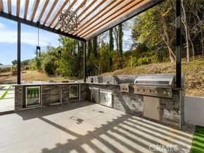 4653 Vanalden Avenue, Tarzana (los Angeles) CA 91356