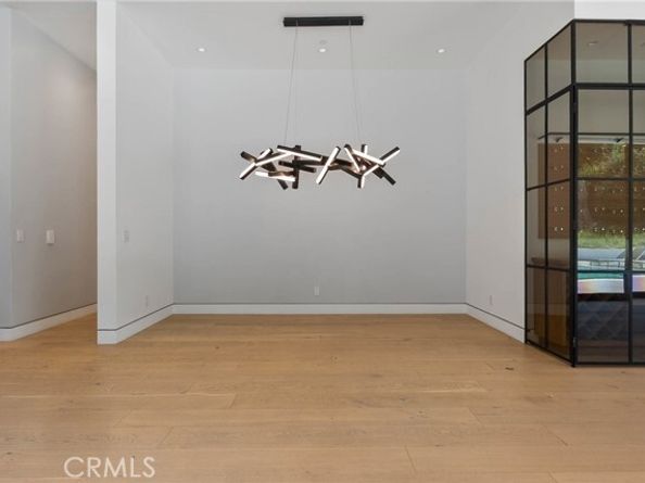 4653 Vanalden Avenue, Tarzana (los Angeles) CA 91356