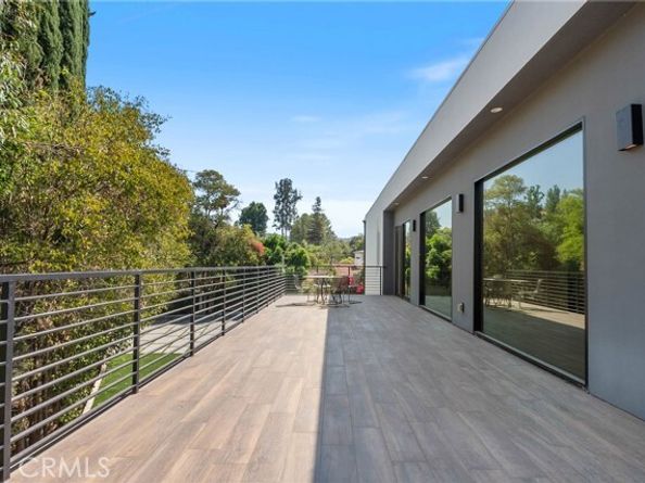 4653 Vanalden Avenue, Tarzana (los Angeles) CA 91356