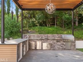 4653 Vanalden Avenue, Tarzana (los Angeles) CA 91356
