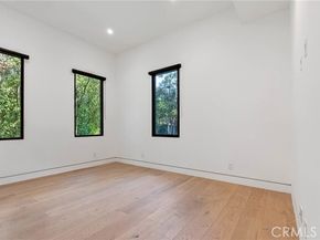 4653 Vanalden Avenue, Tarzana (los Angeles) CA 91356