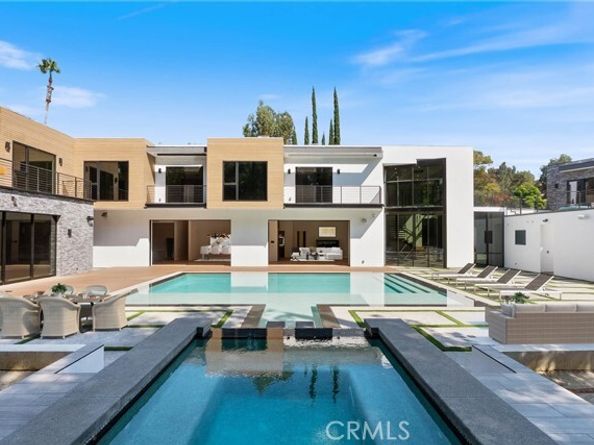 4653 Vanalden Avenue, Tarzana (los Angeles) CA 91356