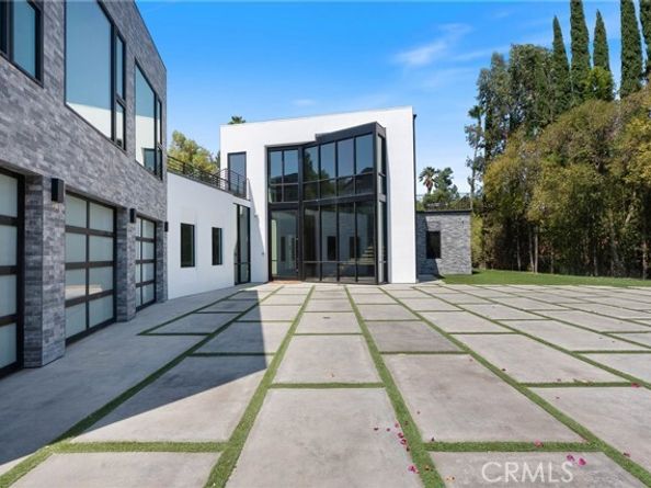 4653 Vanalden Avenue, Tarzana (los Angeles) CA 91356