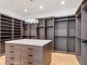 4653 Vanalden Avenue, Tarzana (los Angeles) CA 91356