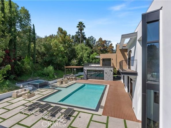 4653 Vanalden Avenue, Tarzana (los Angeles) CA 91356