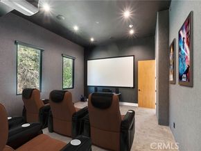 4653 Vanalden Avenue, Tarzana (los Angeles) CA 91356