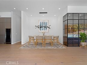 4653 Vanalden Avenue, Tarzana (los Angeles) CA 91356