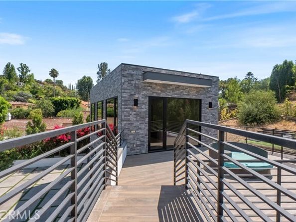 4653 Vanalden Avenue, Tarzana (los Angeles) CA 91356