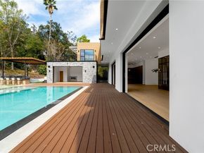 4653 Vanalden Avenue, Tarzana (los Angeles) CA 91356