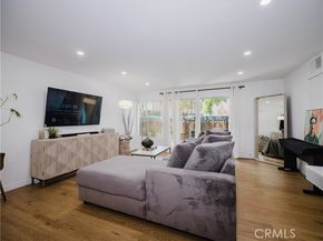 5700 Etiwanda Avenue 102, Tarzana (los Angeles) CA 91356