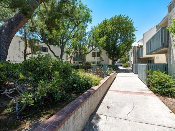 5700 Etiwanda Avenue 102, Tarzana (los Angeles) CA 91356