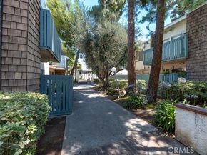 5700 Etiwanda Avenue 102, Tarzana (los Angeles) CA 91356