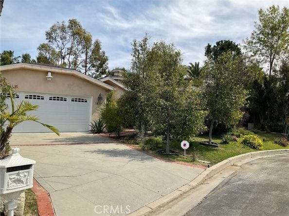 18310 Karen Drive, Tarzana (los Angeles) CA 91356