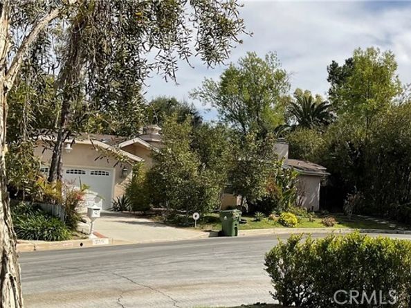 18310 Karen Drive, Tarzana (los Angeles) CA 91356