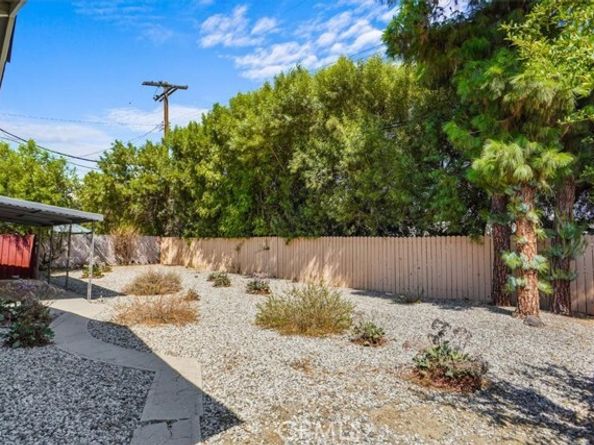 8444 Remmet Avenue, Canoga Park (los Angeles) CA 91304