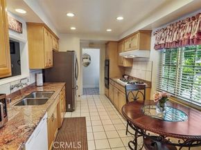 8444 Remmet Avenue, Canoga Park (los Angeles) CA 91304