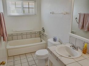 8444 Remmet Avenue, Canoga Park (los Angeles) CA 91304