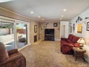 8444 Remmet Avenue, Canoga Park (los Angeles) CA 91304