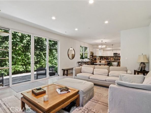 8328 N Cooper Place, Winnetka (los Angeles) CA 91306