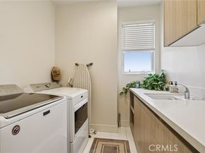 8328 N Cooper Place, Winnetka (los Angeles) CA 91306