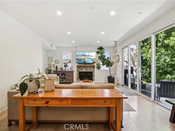 8328 N Cooper Place, Winnetka (los Angeles) CA 91306