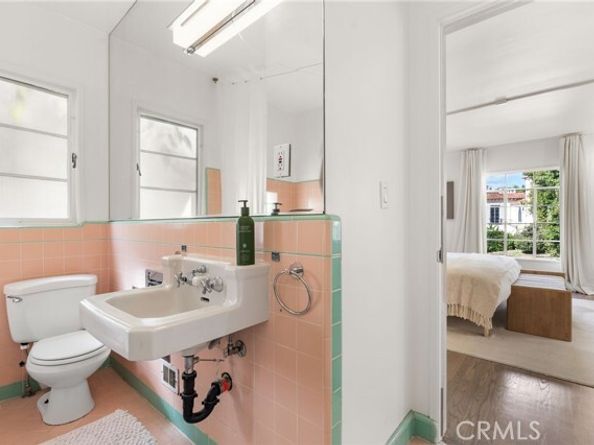 2240 N New Hampshire Avenue, Los Angeles CA 90027