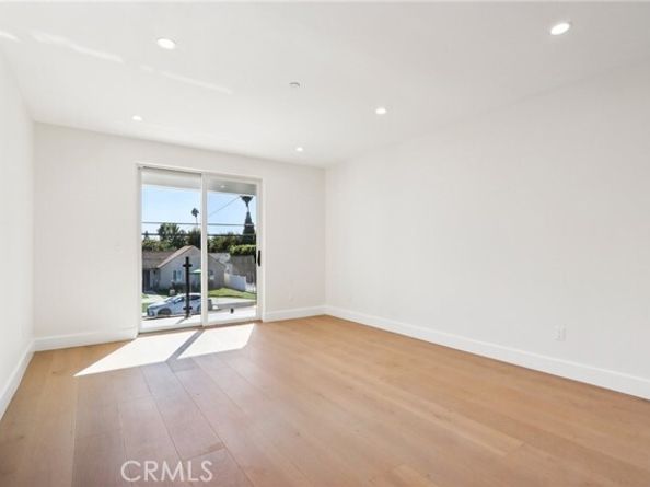 14931 Vose Street, Van Nuys (los Angeles) CA 91405