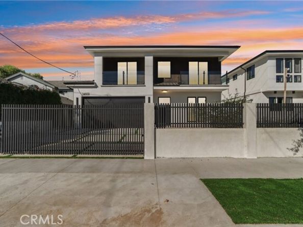 14931 Vose Street, Van Nuys (los Angeles) CA 91405