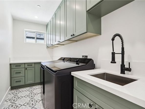 14931 Vose Street, Van Nuys (los Angeles) CA 91405