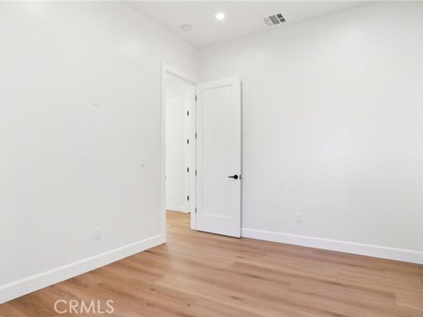 14931 Vose Street, Van Nuys (los Angeles) CA 91405